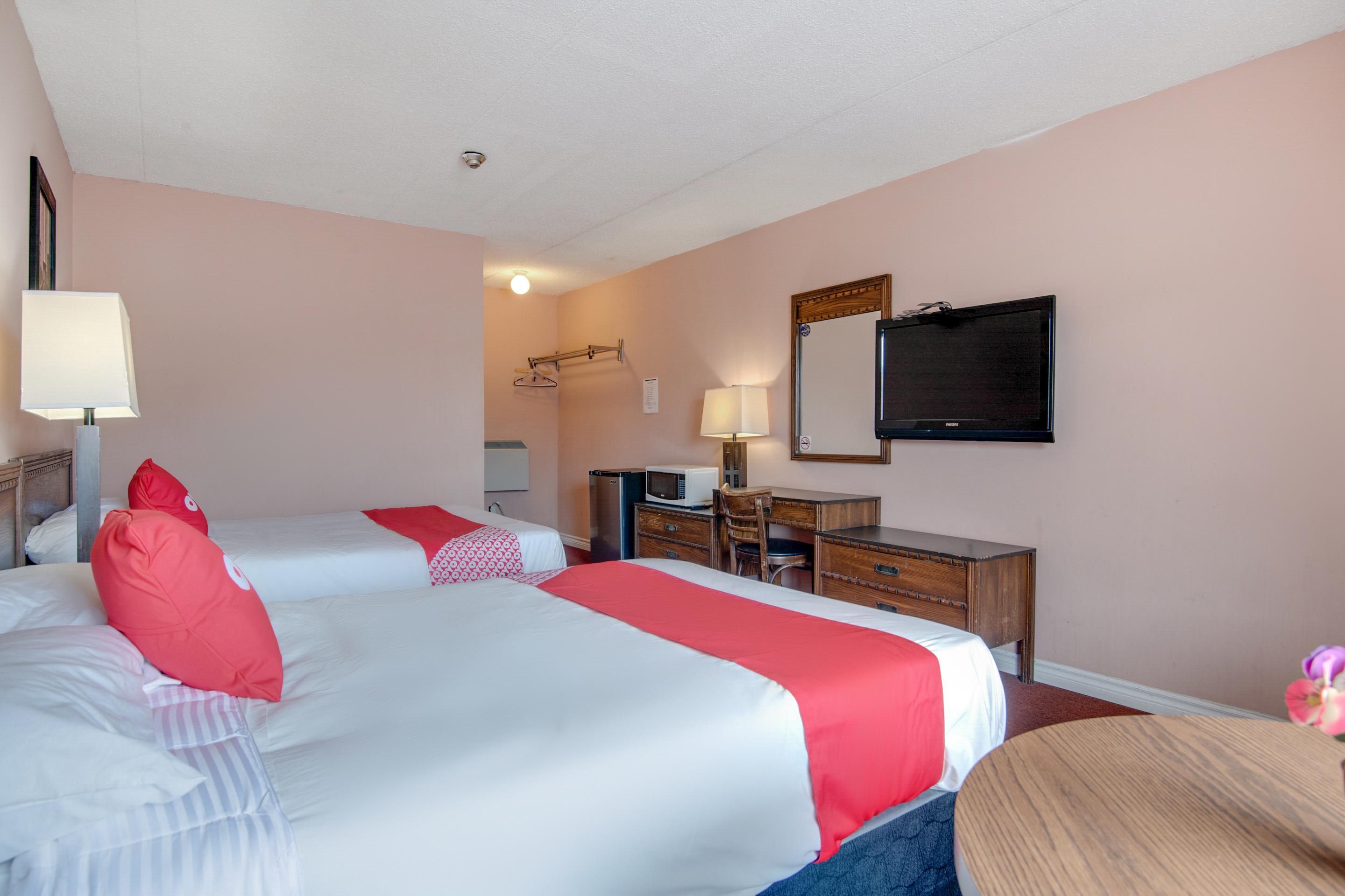 Falls Inn Near Casino Niagara By Oyo Exterior foto