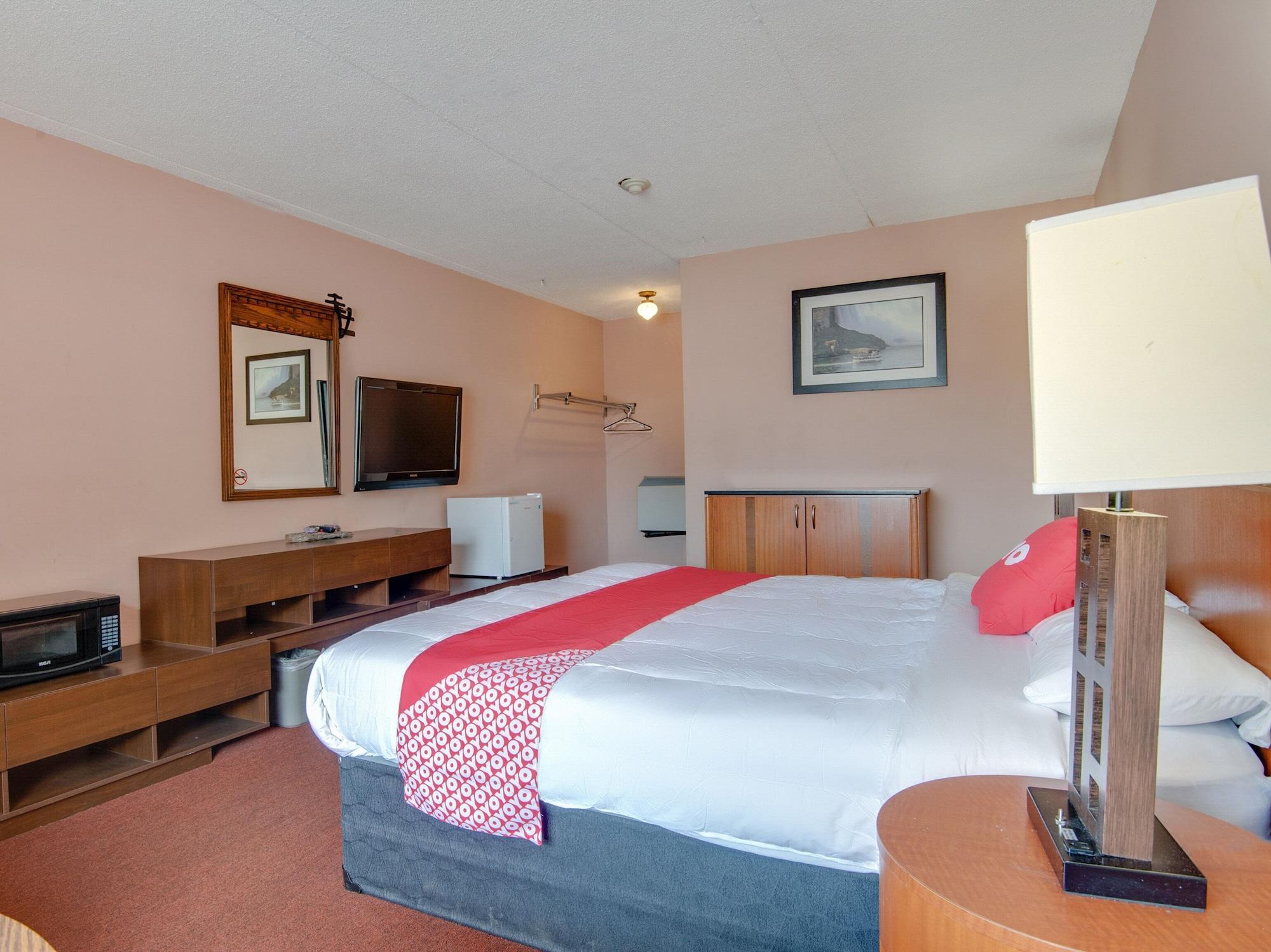 Falls Inn Near Casino Niagara By Oyo Exterior foto
