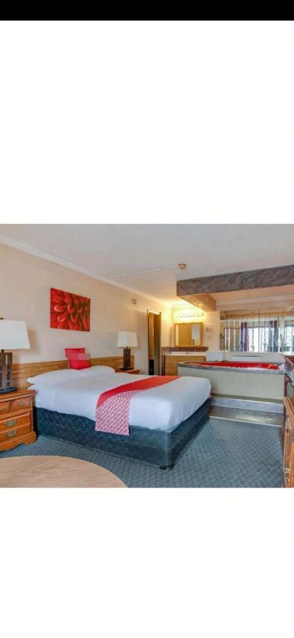 Falls Inn Near Casino Niagara By Oyo Exterior foto